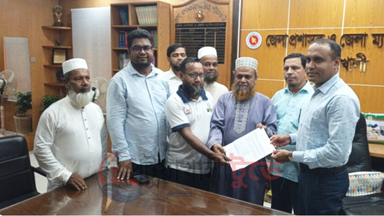 গ্যাস-বিদ্যুৎ সংকট ও দ্রব্যমূল্য বৃদ্ধির প্রতিবাদে পটুয়াখালীতে ১১ দলীয় জোটের বিক্ষোভ