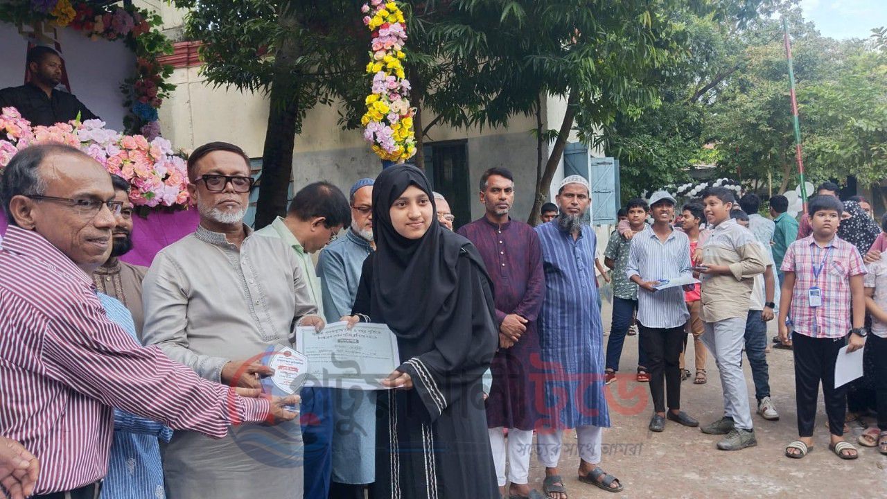 জুলাই গণঅভ্যুত্থানের দুই বছর পূর্তি উপলক্ষে সাধারণ জ্ঞান প্রতিযোগিতার পুরস্কার বিতরণ অনুষ্ঠিত