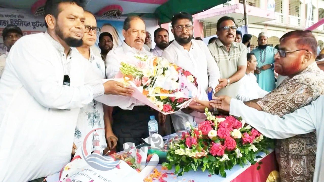 কড়াপুরে 'আরাফাত রহমান কোকো স্মৃতি ফুটবল টুর্নামেন্ট ২০২৬'-এর শুভ উদ্বোধন