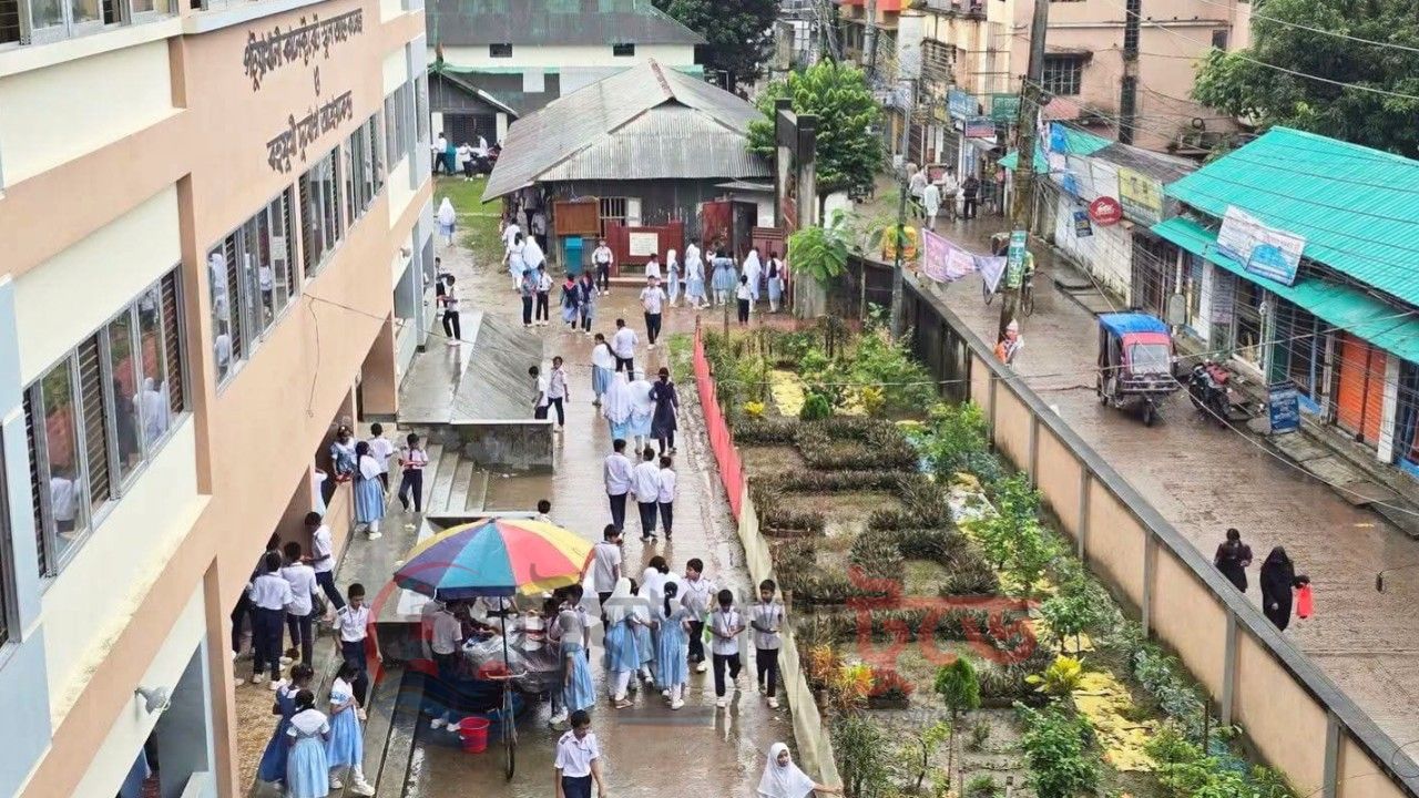 নতুন উদ্যোগে বদলে যাচ্ছে পটুয়াখালী কালেক্টরেট স্কুলের শিক্ষা পরিবেশ