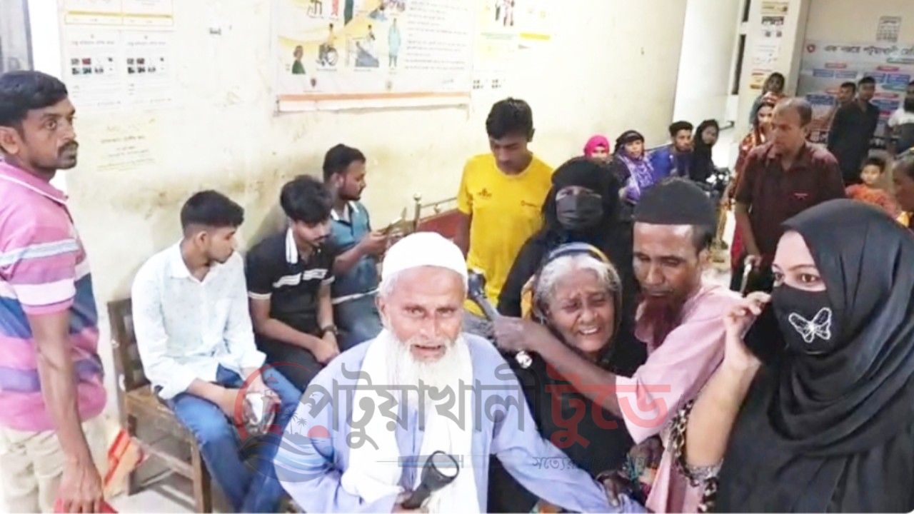 তালগাছে মোটরসাইকেলের ধাক্কা, প্রাণ গেল চালকের