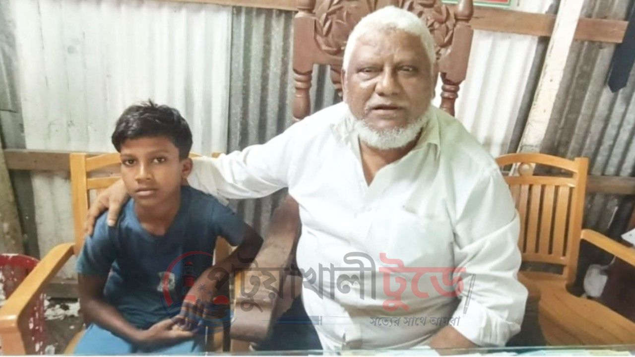 কলাপাড়ায় শিশুকে মারধরের অভিযোগ, বিএনপি নেতার দাবি ‘রক্তের নাতি’
