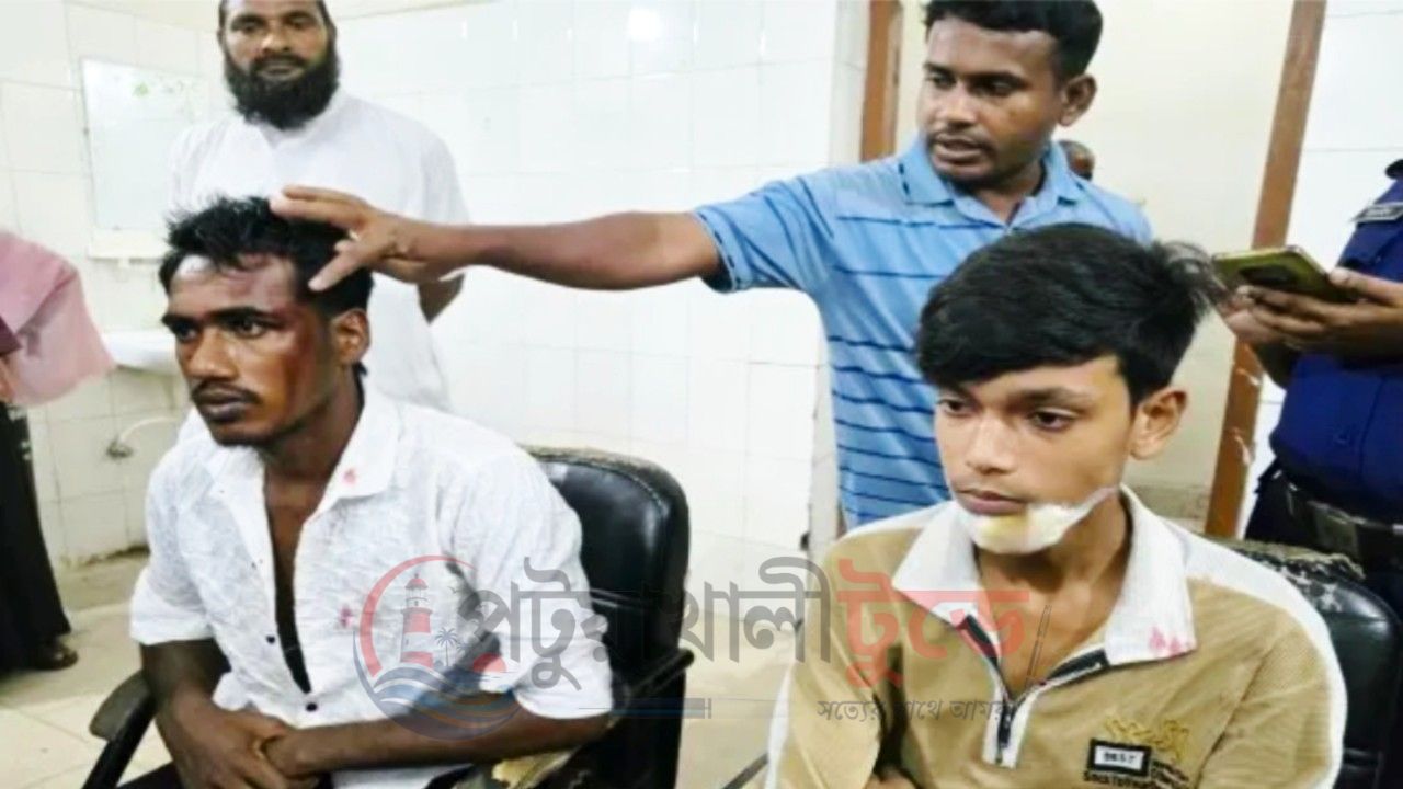 বাউফলে মাদক বিক্রির প্রতিবাদ করায় ছুরিকাঘাতের অভিযোগ, আহত দুই যুবক