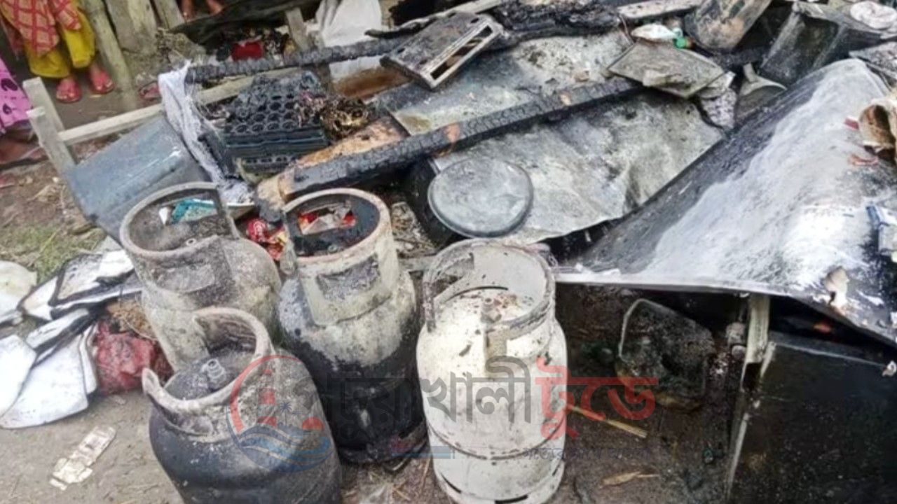 বাউফলে অগ্নিকাণ্ডে ক্ষতিগ্রস্ত ব্যবসায়ীদের পাশে থাকার আশ্বাস এমপি শফিকুল ইসলামের