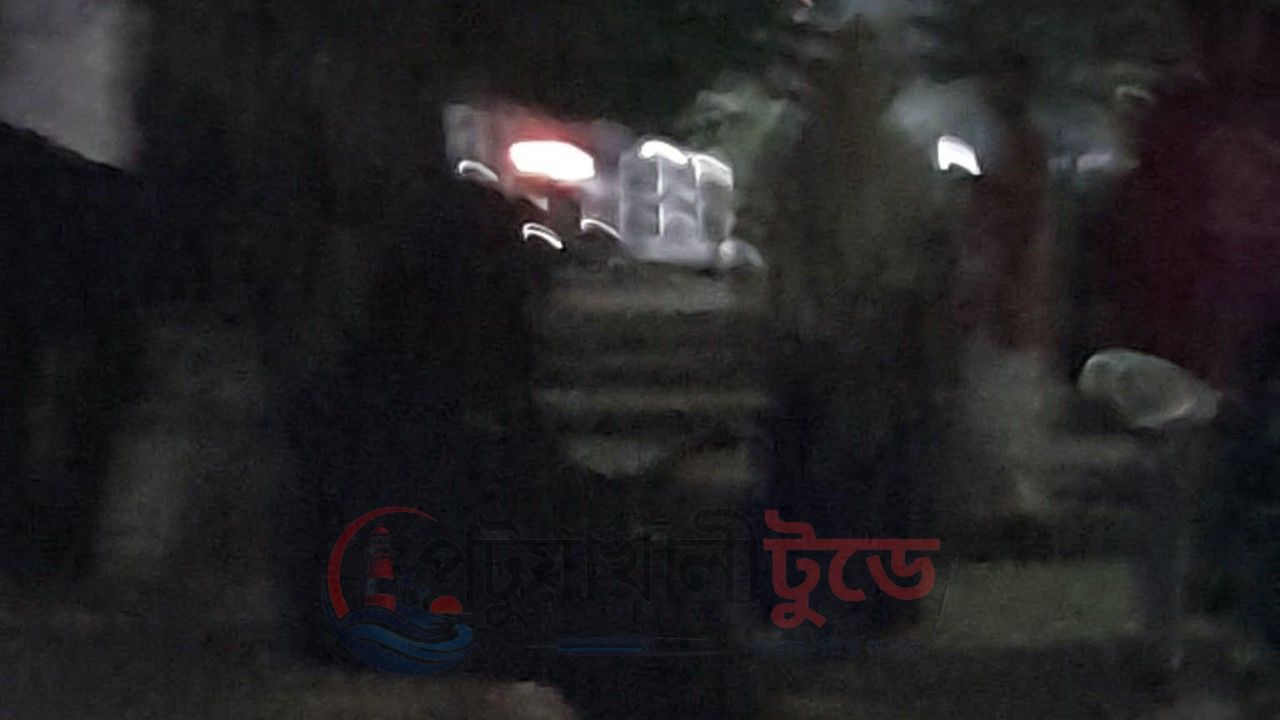 আলোহীন ঝাউতলা ওয়াকওয়ে: সন্ধ্যা নামলেই বাড়ে অনিরাপত্তা, উঠছে নানা অভিযোগ