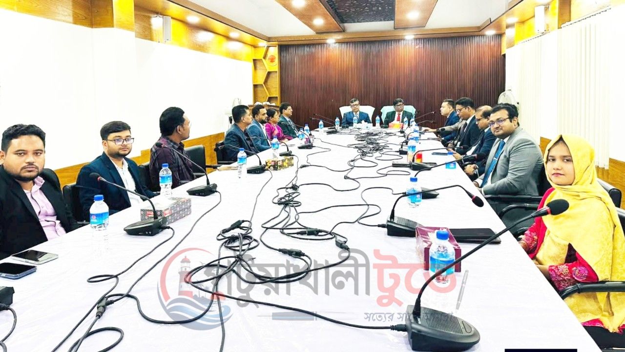 বরগুনা বিচারবিভাগ পরিদর্শনে হাইকোর্টের দুই বিচারপতি