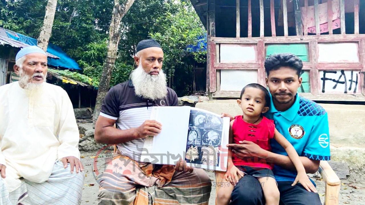 ৩ বছরের জাবেরের হৃদযন্ত্রে ছিদ্র, অর্থাভাবে থমকে আছে চিকিৎসা