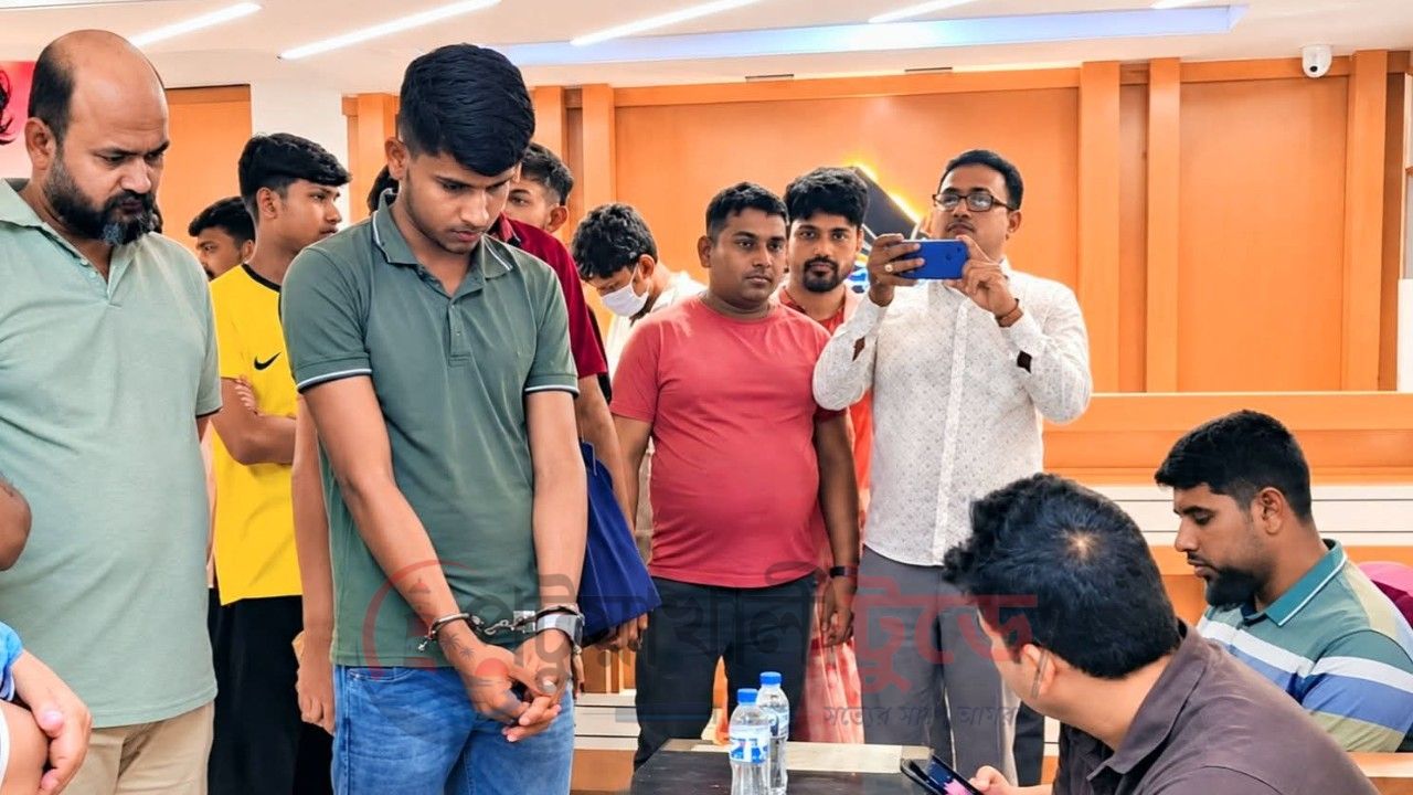 ভুয়া সেনা পরিচয়ে তরুণীদের সঙ্গে সম্পর্ক, কুয়াকাটায় যুবকের কারাদণ্ড