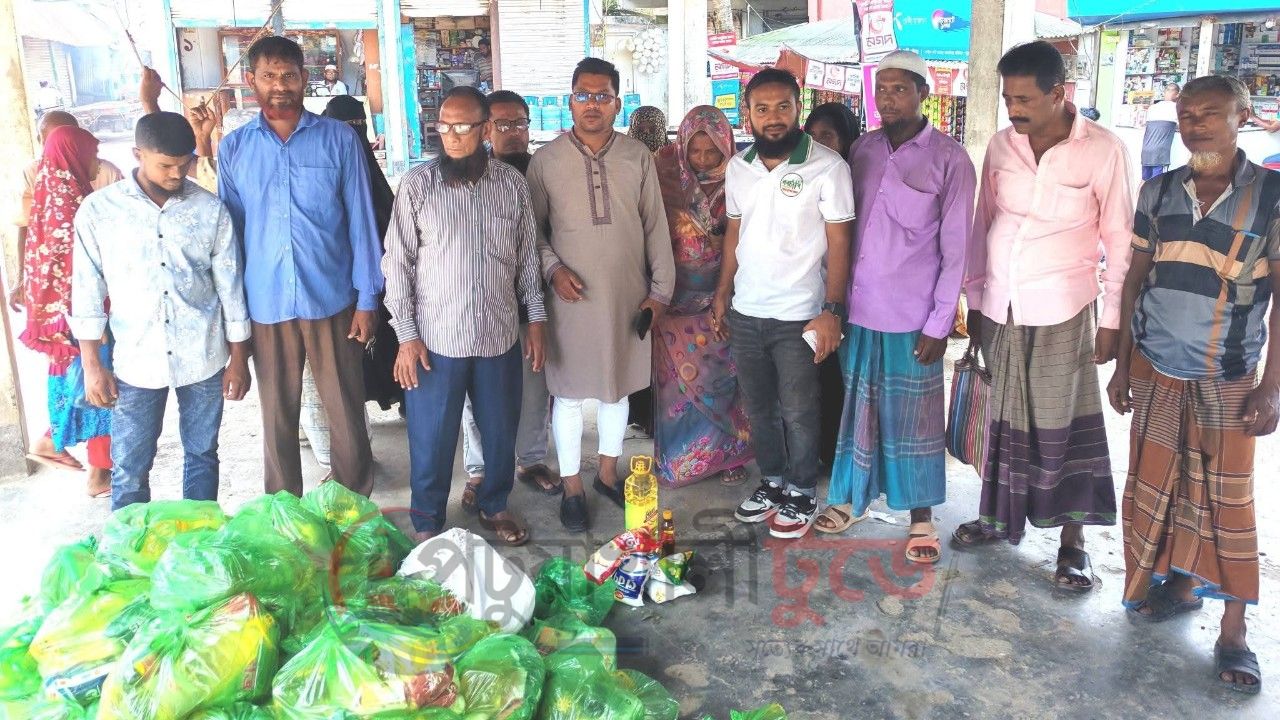 বাউফলে নবচাষির সদস্যদের মধ্যে সাশ্রয়ী মূল্যে পণ্য বিতরণ