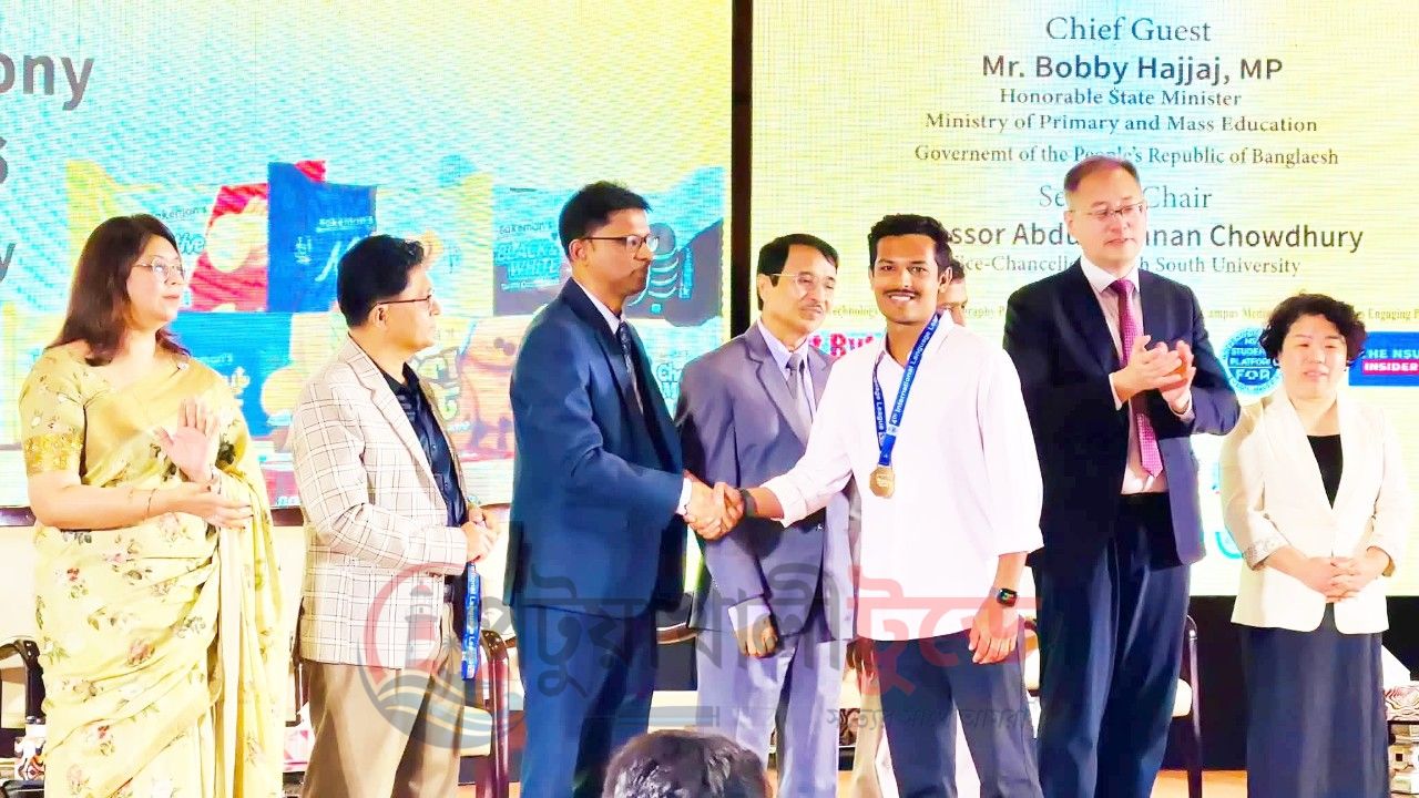 আন্তর্জাতিক ভাষা প্রতিযোগিতায় টানা দ্বিতীয়বার স্বর্ণপদক জিতলেন পটুয়াখালীর শাহরিয়ার রিফাত