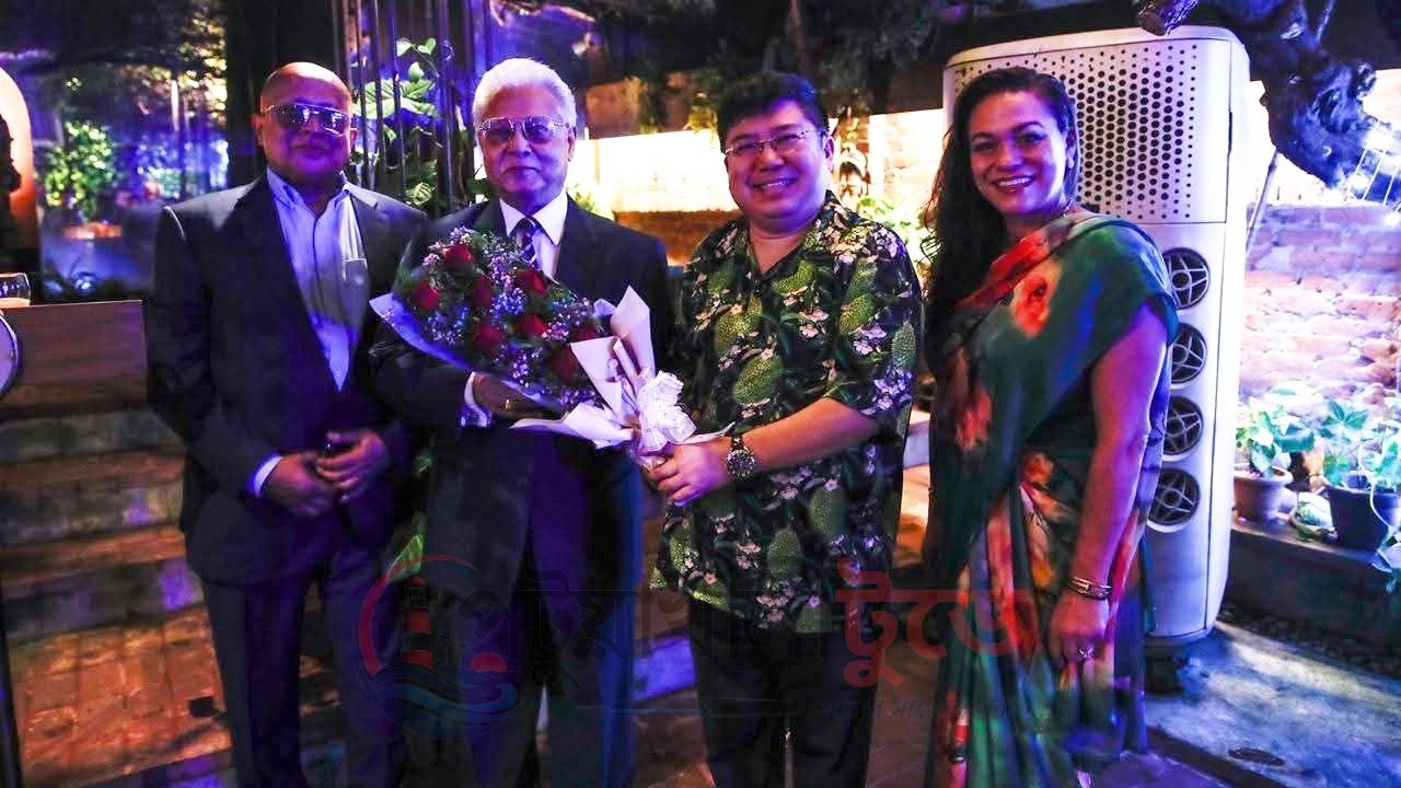 সাবেক স্বরাষ্ট্রমন্ত্রী আলতাফ হোসেন চৌধুরীর সঙ্গে সিঙ্গাপুরের রাষ্ট্রদূতের সৌজন্য সাক্ষাৎ