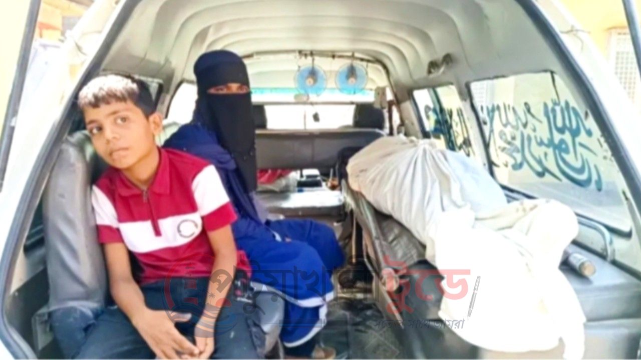 গলাচিপায় মরদেহ সংরক্ষণে মিলছিল না বরফ, ইউএনওর উদ্যোগে খুলল বন্ধ বরফকল