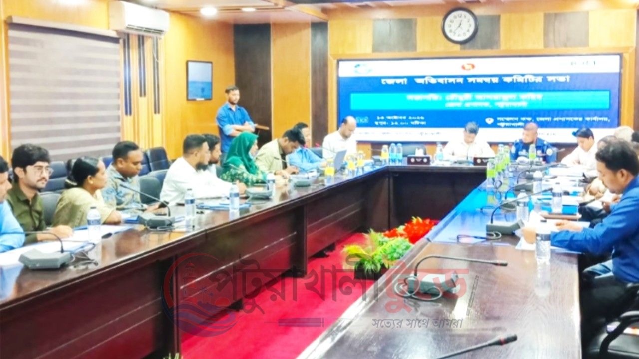 পটুয়াখালীতে নিরাপদ অভিবাসন নিশ্চিতে DMCC ও PROTTASHA-II প্রকল্পের সভা
