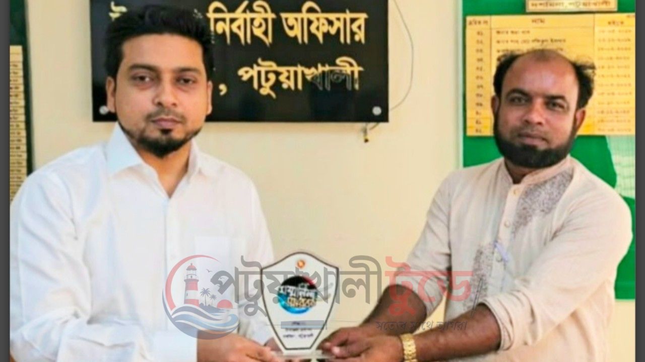জন্ম-মৃত্যু নিবন্ধনে পটুয়াখালীর শ্রেষ্ঠ ইউপি চেয়ারম্যান রণগোপালদীর অলিউল ইসলাম রুবেল
