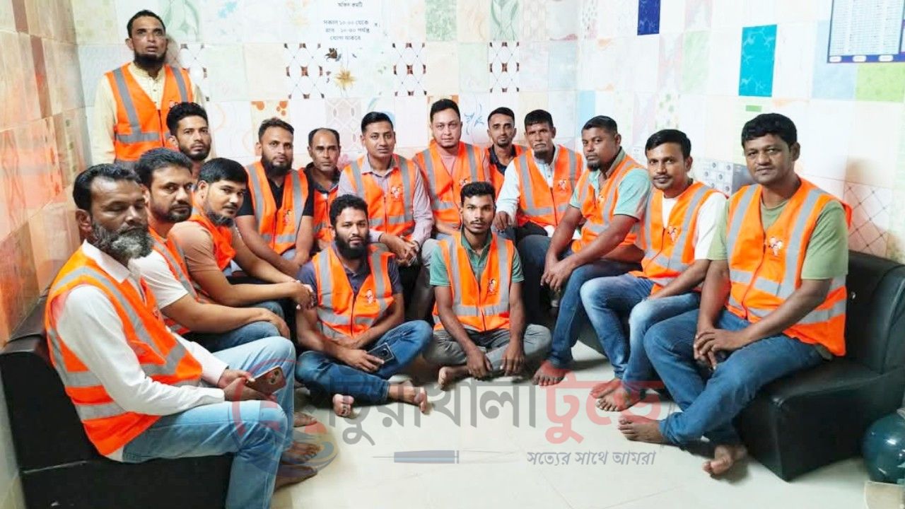 পটুয়াখালীর পাঁচ পূজামণ্ডপে স্বেচ্ছাসেবকের দায়িত্বে জেলা যুবদল, দিকনির্দেশনায় সৈয়দ রুমি