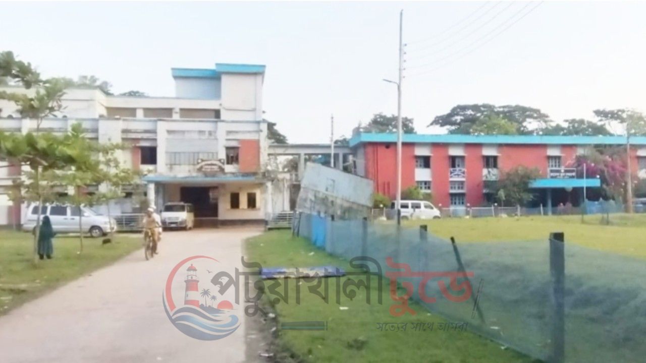 দশমিনায় জমি নিয়ে বিরোধে সংঘর্ষ, আহত ১৪; চাল-ডাল ও টাকা লুটের অভিযোগ